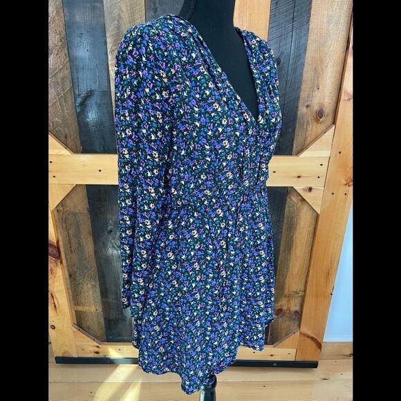 Zara wrap front style floral dress with shoulder pads, size L - Picture 4 of 7
